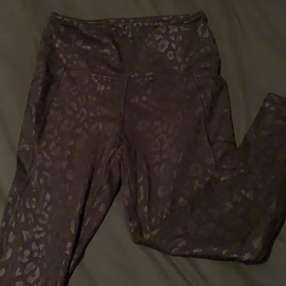 Black leopard print mid calf yoga pants